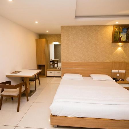 Hotel Kapilavasthu Palakkad Esterno foto