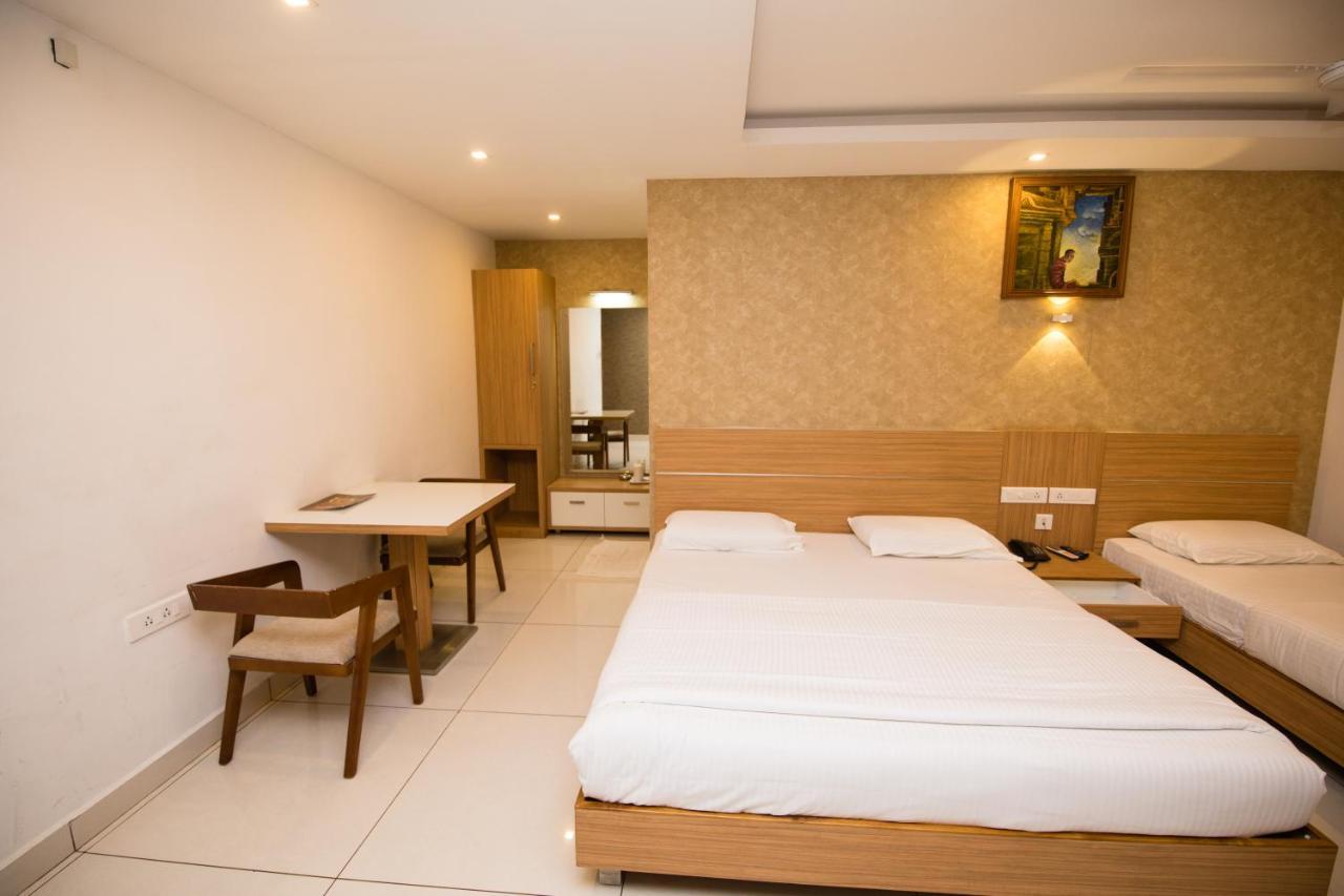 Hotel Kapilavasthu Palakkad Esterno foto