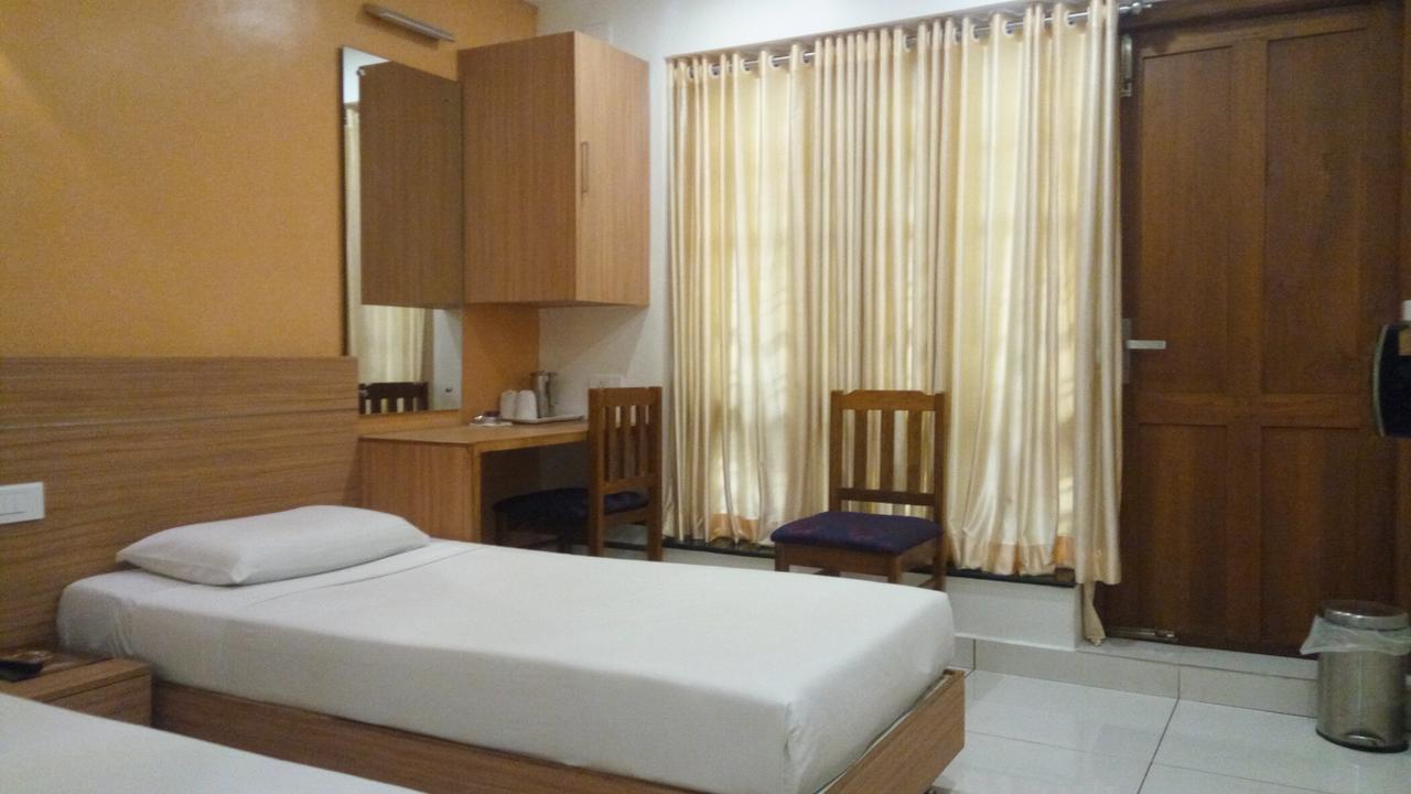 Hotel Kapilavasthu Palakkad Esterno foto